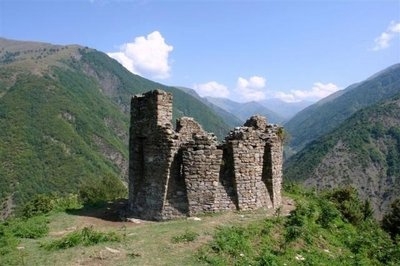 Разрушенная башня
Разрушенная башня в горах Чеченской Республике
Ключевые слова: горы,башня,чечения