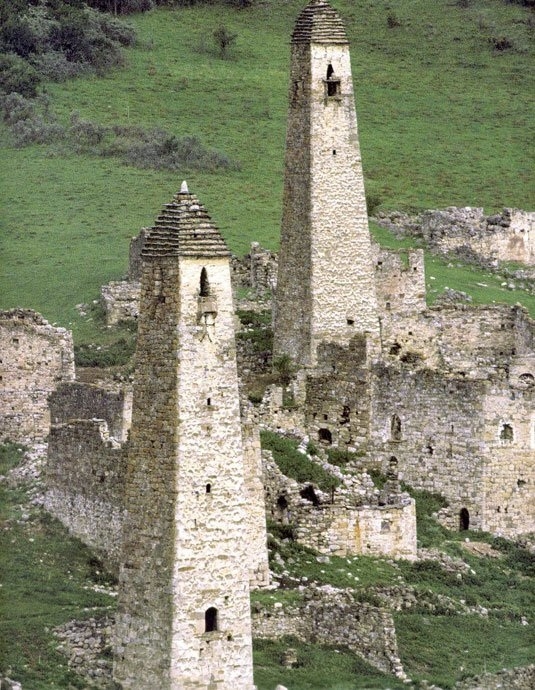 Старинные башни. Чеченская Республика
Развалины старинных башен. Чечения
Ключевые слова: развалины,башни,Чечения